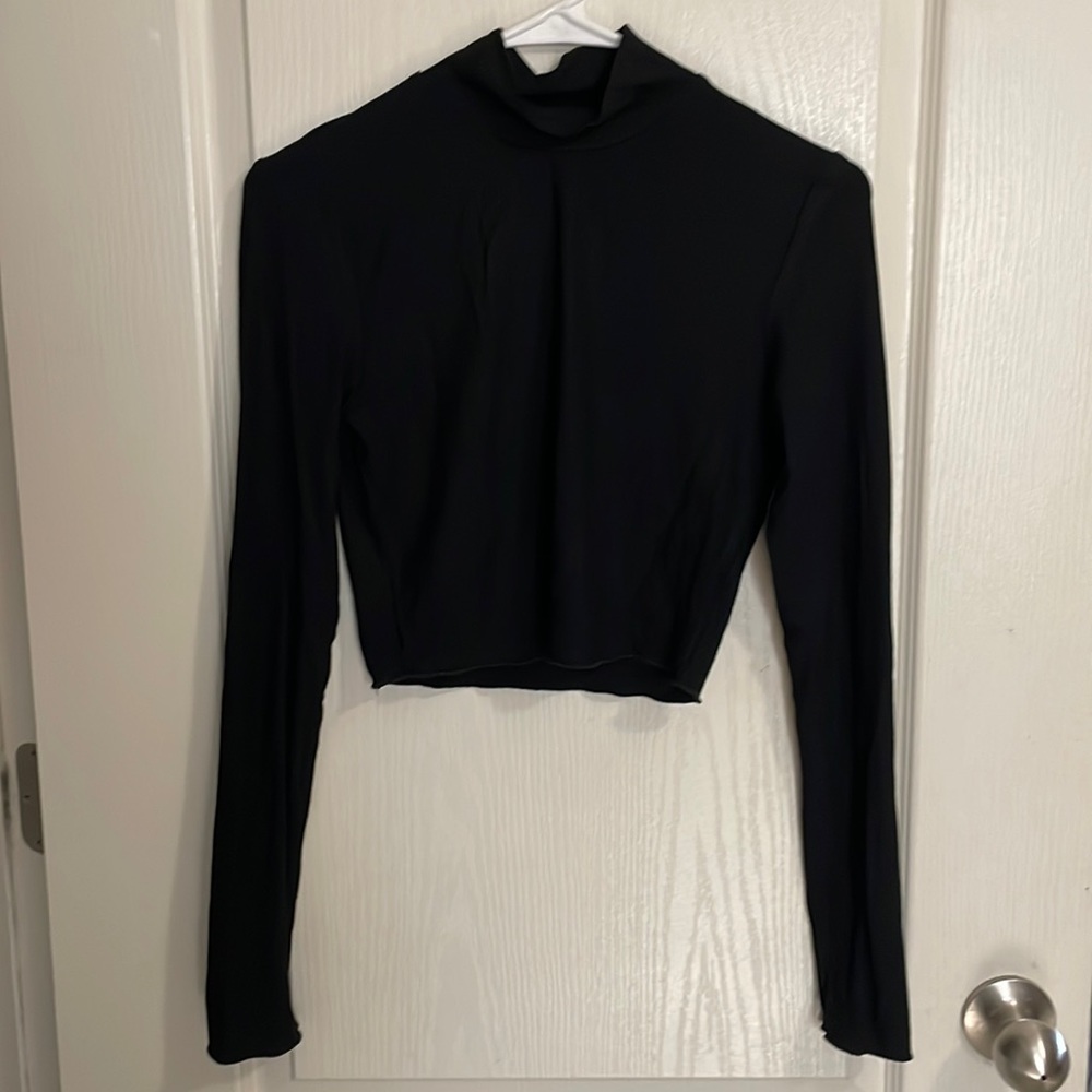 Soft stretchy long sleeve crop top - Picture 1 of 3